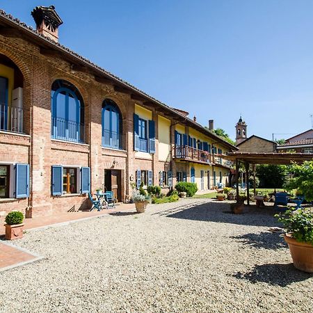 Antico Casale Mattei - Adult Only Bed and Breakfast Corneliano d'Alba Exteriör bild