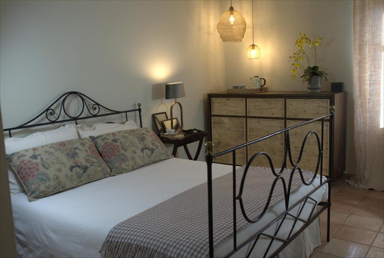 Antico Casale Mattei - Adult Only Bed and Breakfast Corneliano d'Alba Exteriör bild