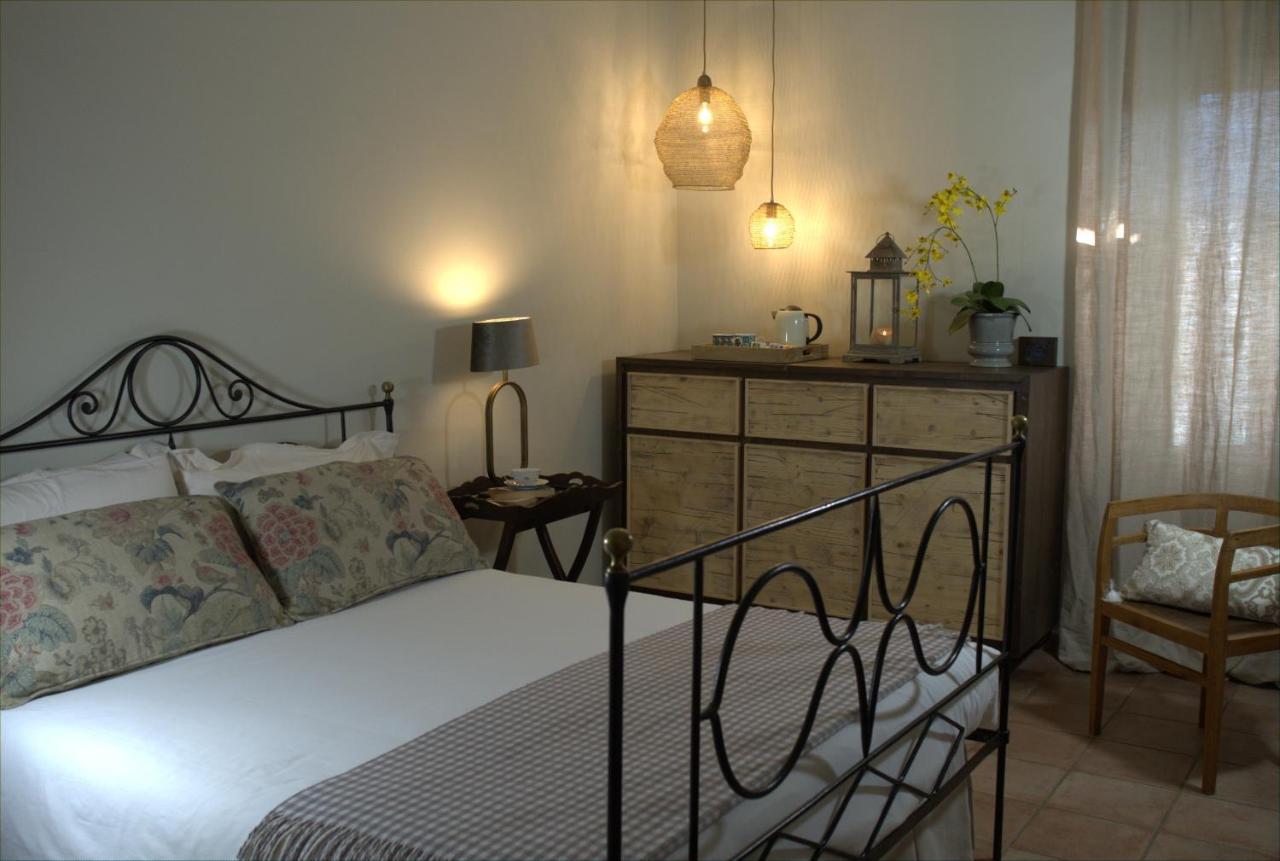 Antico Casale Mattei - Adult Only Bed and Breakfast Corneliano d'Alba Exteriör bild