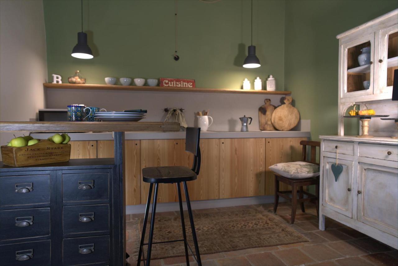 Antico Casale Mattei - Adult Only Bed and Breakfast Corneliano d'Alba Exteriör bild
