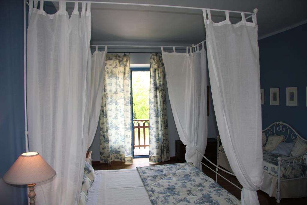 Antico Casale Mattei - Adult Only Bed and Breakfast Corneliano d'Alba Exteriör bild