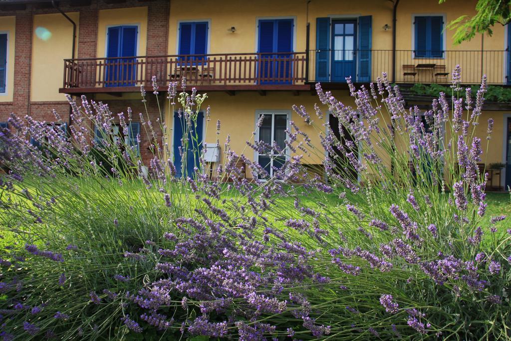 Antico Casale Mattei - Adult Only Bed and Breakfast Corneliano d'Alba Exteriör bild