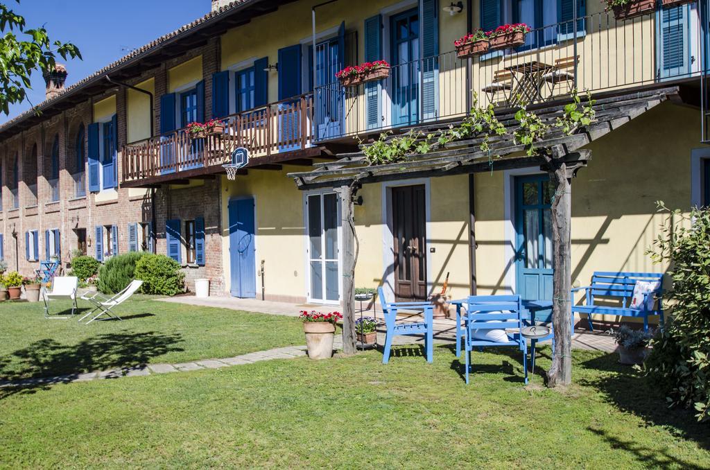 Antico Casale Mattei - Adult Only Bed and Breakfast Corneliano d'Alba Exteriör bild