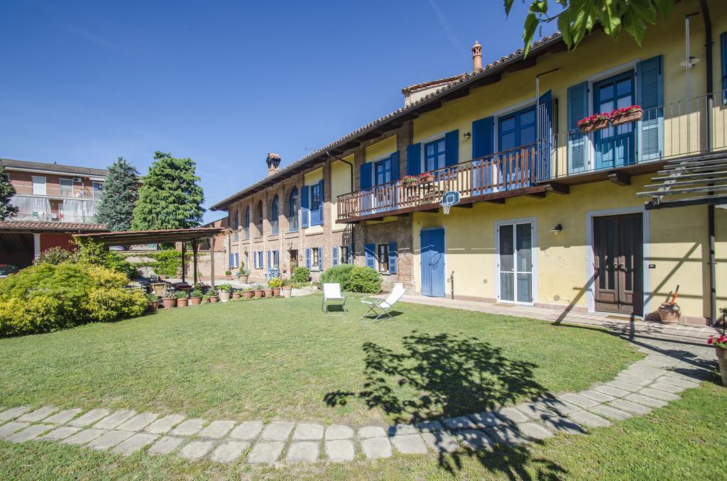 Antico Casale Mattei - Adult Only Bed and Breakfast Corneliano d'Alba Exteriör bild