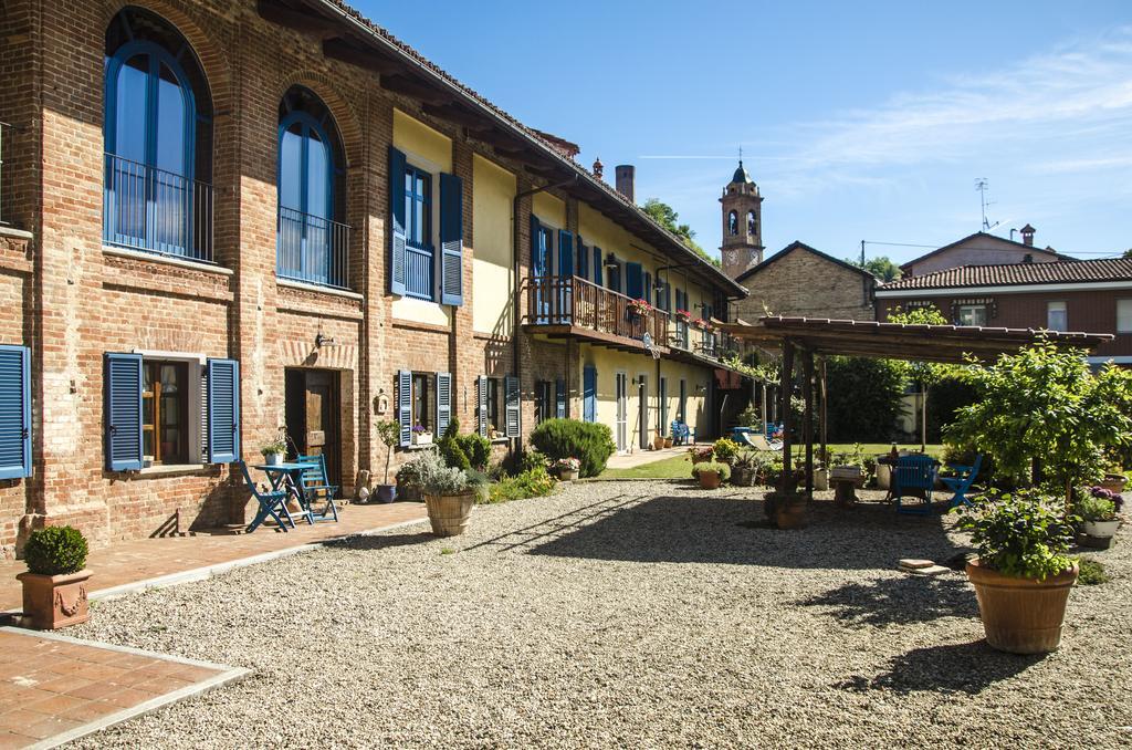 Antico Casale Mattei - Adult Only Bed and Breakfast Corneliano d'Alba Exteriör bild