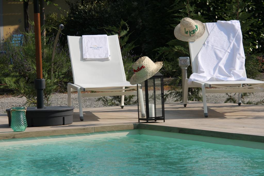 Antico Casale Mattei - Adult Only Bed and Breakfast Corneliano d'Alba Exteriör bild