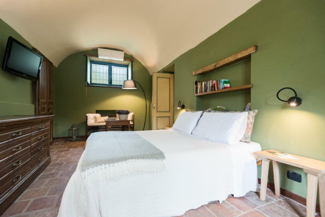 Antico Casale Mattei - Adult Only Bed and Breakfast Corneliano d'Alba Exteriör bild