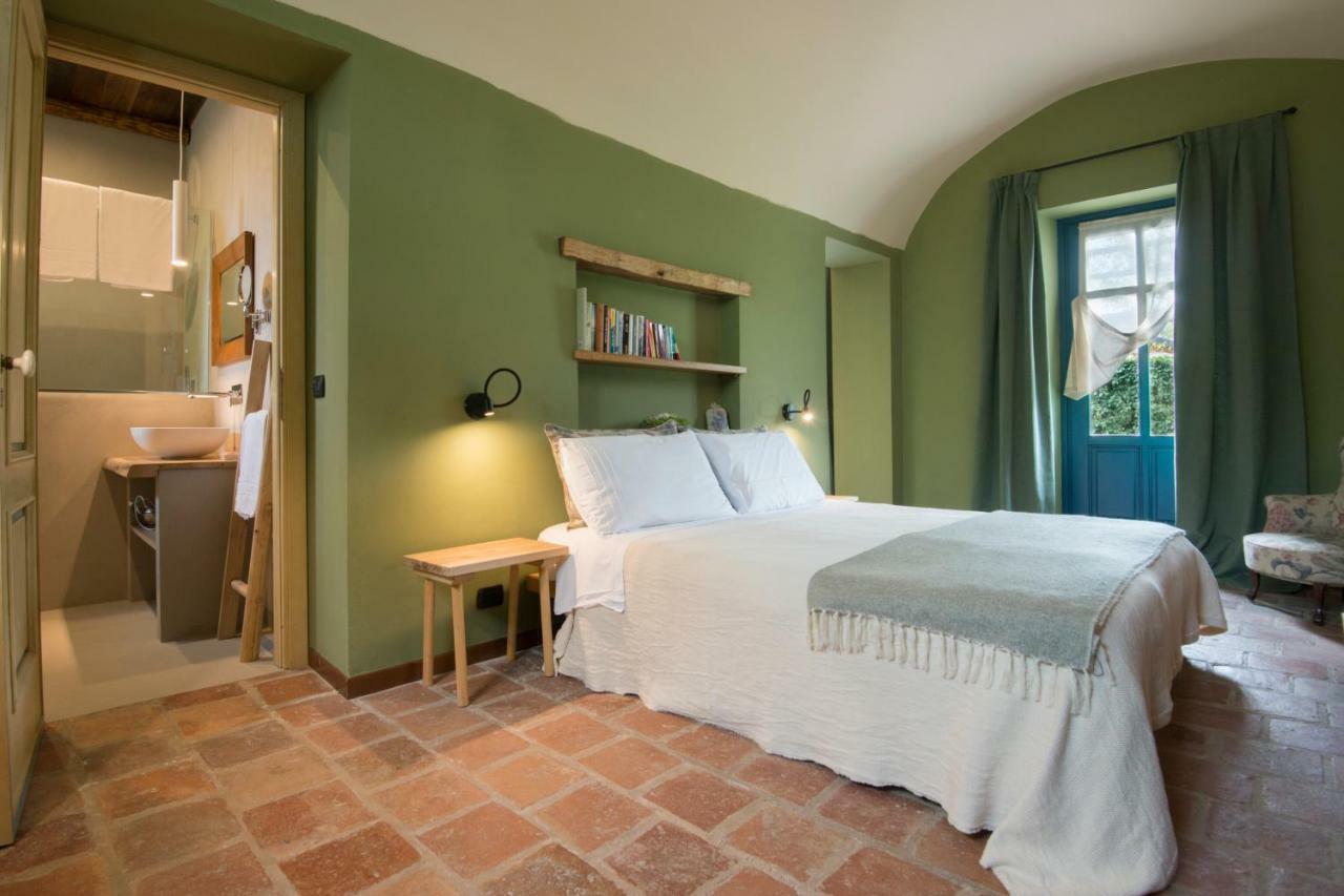 Antico Casale Mattei - Adult Only Bed and Breakfast Corneliano d'Alba Exteriör bild