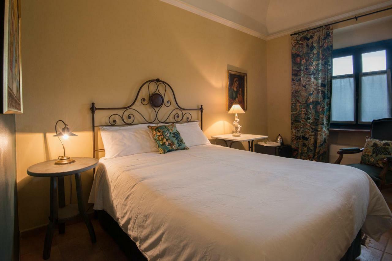 Antico Casale Mattei - Adult Only Bed and Breakfast Corneliano d'Alba Exteriör bild